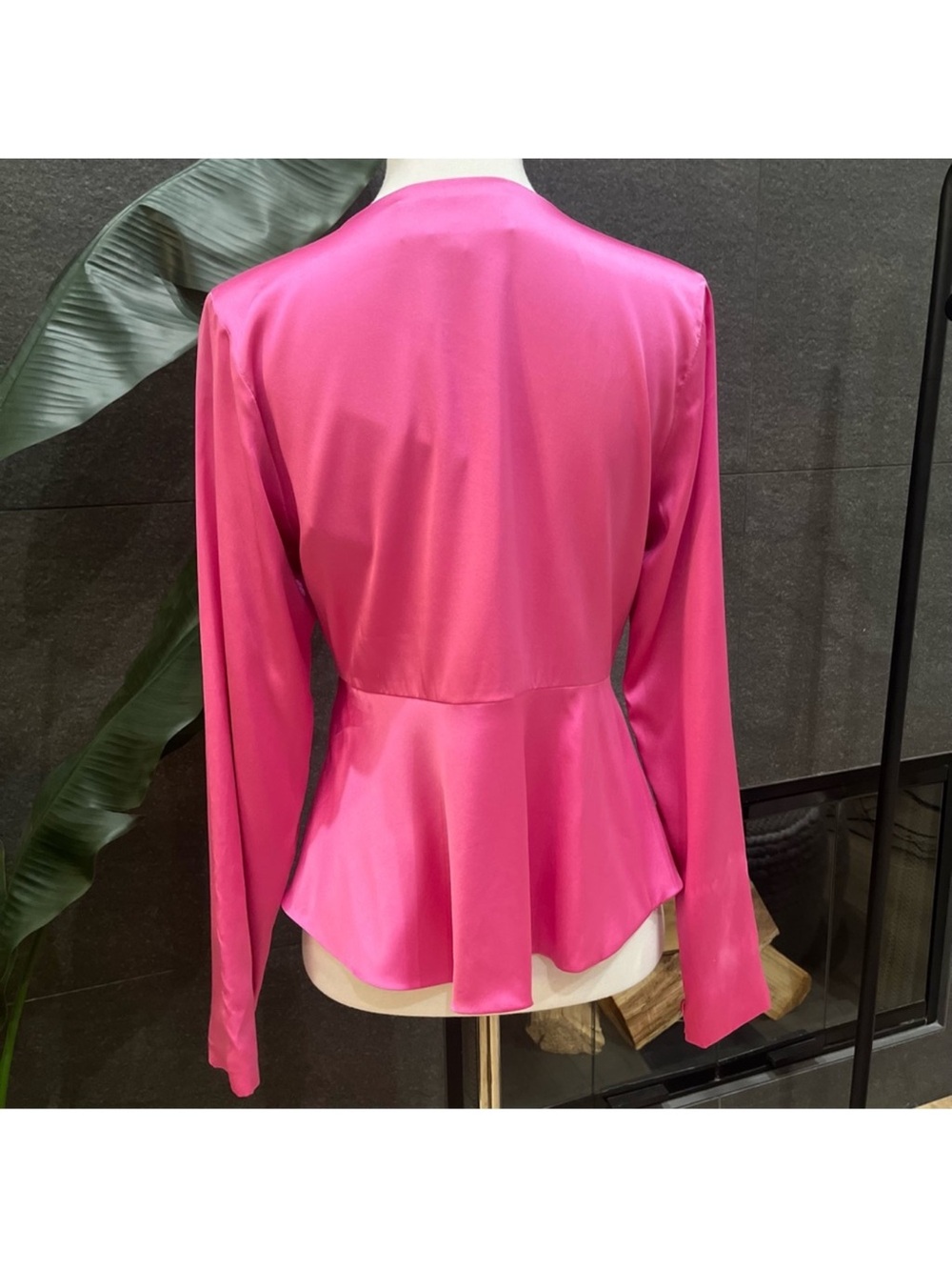 Cynthia Rowley Hot Pink silk Blouse - Picture 3 of 14